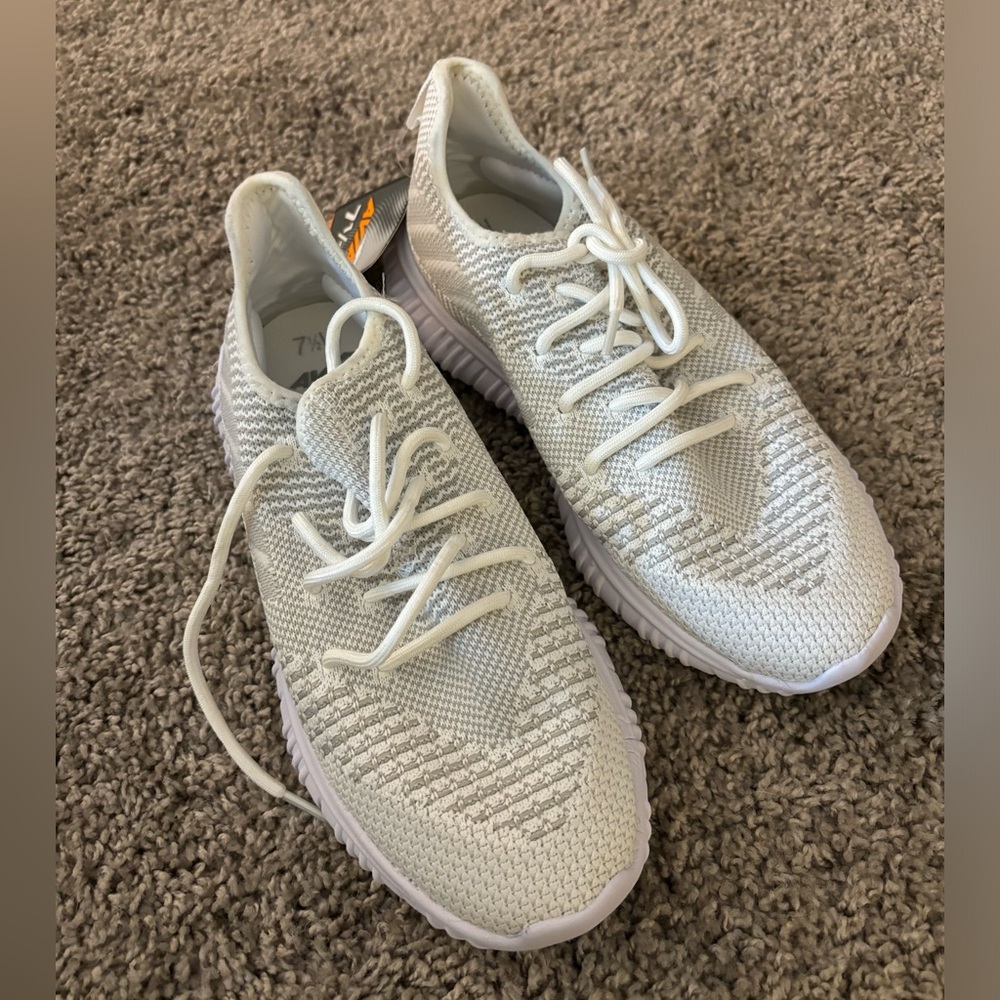 New Avia Gym Shoes